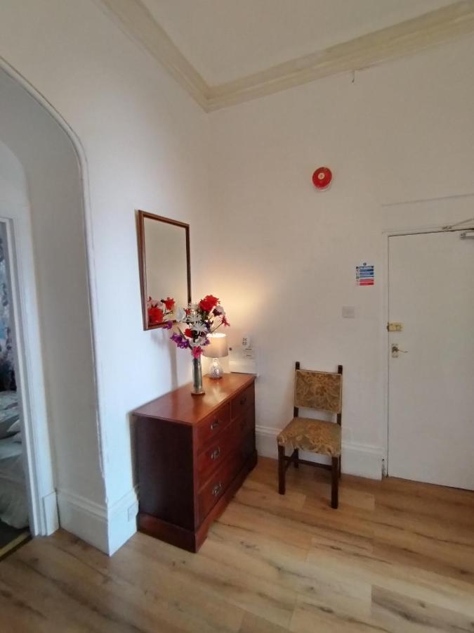 Ferienwohnung Studio With Parking Next To Port And Cliffs Dover Exterior foto